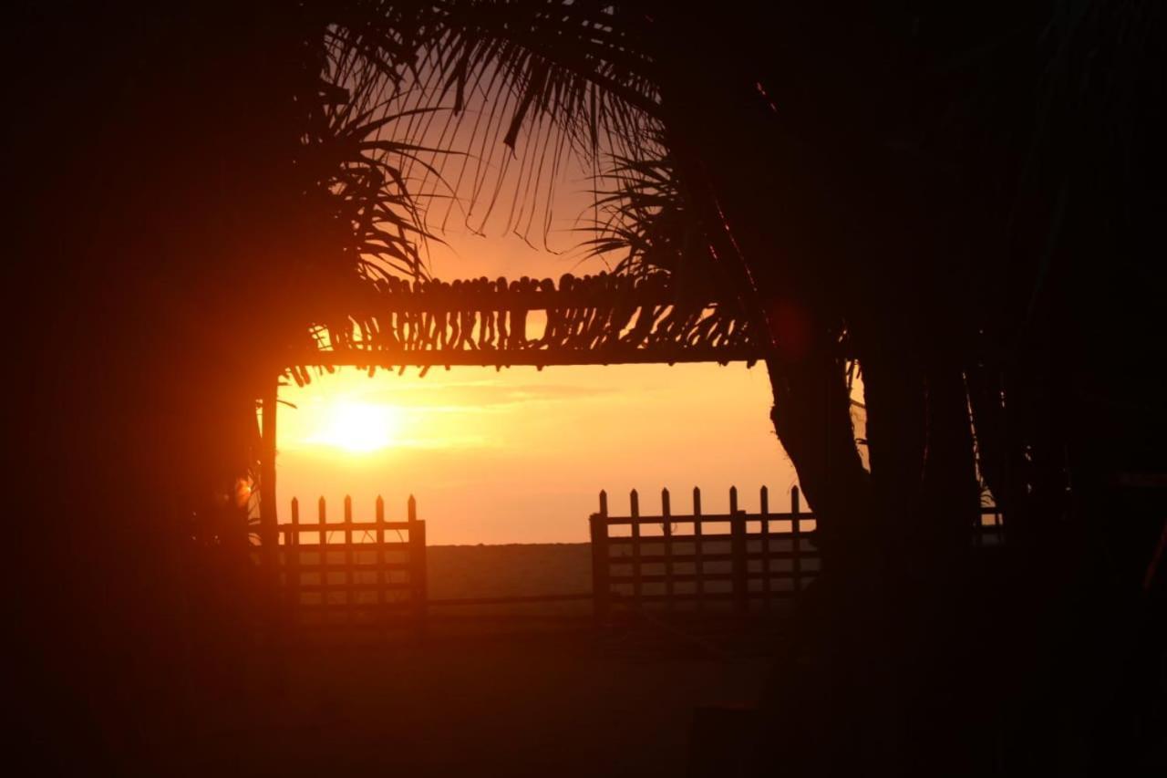 Happy Cocos Beach House Waskaduwa Eksteriør bilde